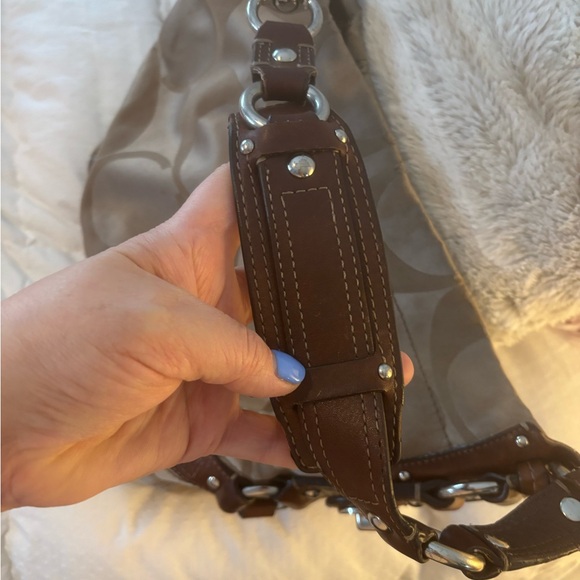Coach Tan and Brown Signature Shoulder Bag - Picture 5 of 6